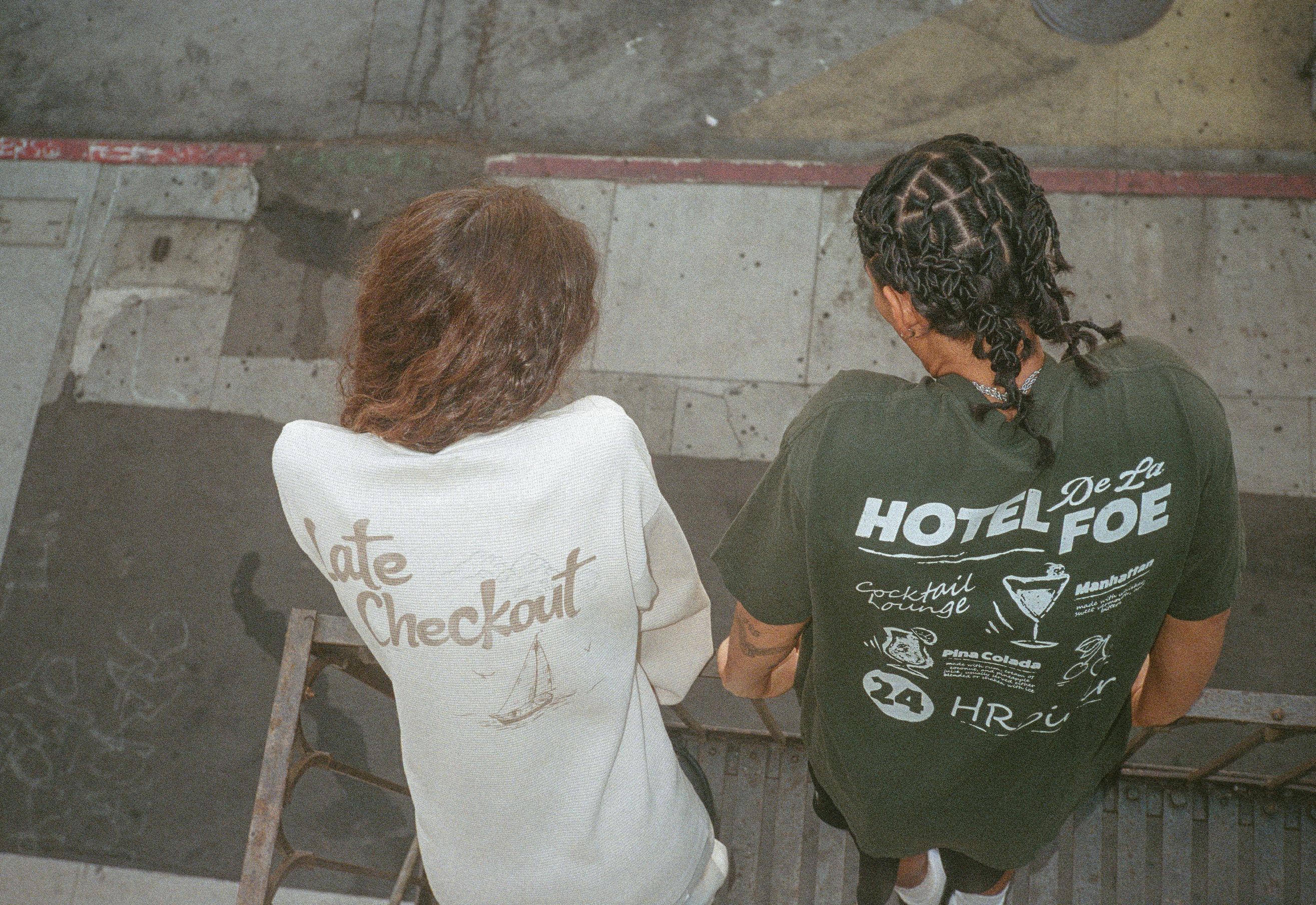 Cocktail T-SHIRT - Feed Off Each Other